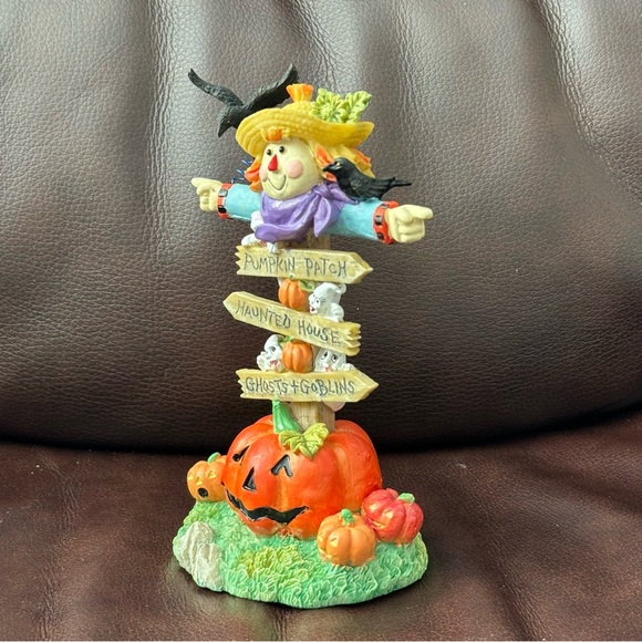 Scarecrow with Ghosts and Jack O’ Lanterns - Vintage Halloween Figurine - Picture 7 of 16